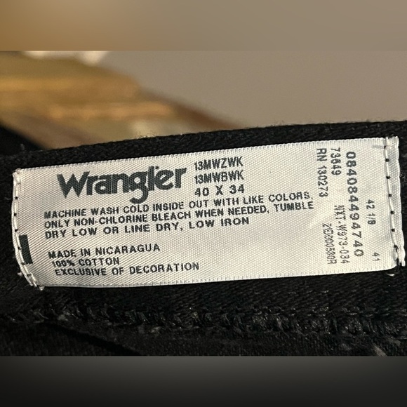 Wrangler Mens Vintage Black Relaxed Jeans Size 40x34 - Picture 5 of 5